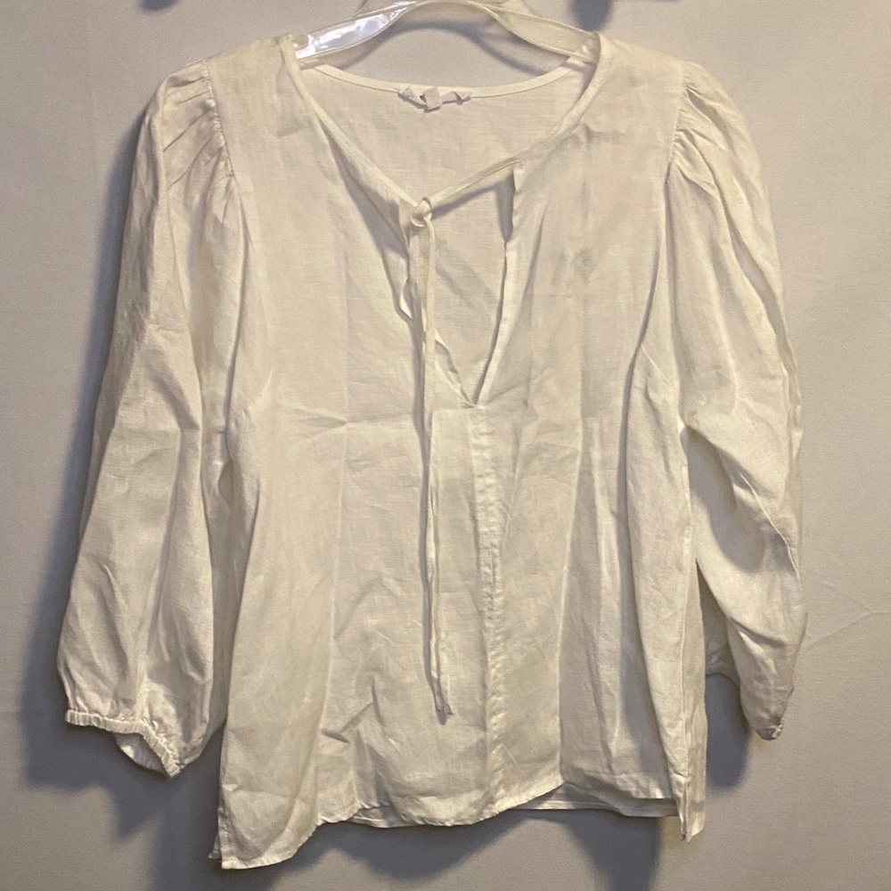 Chic White Blouse with Tie Detail